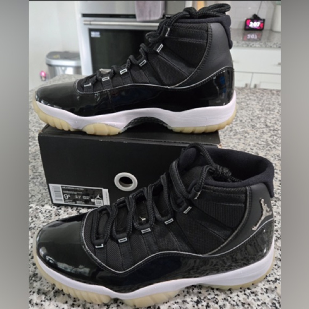 Jordan 11 Retro Jubilee 9.5M Pre Owned with Box
